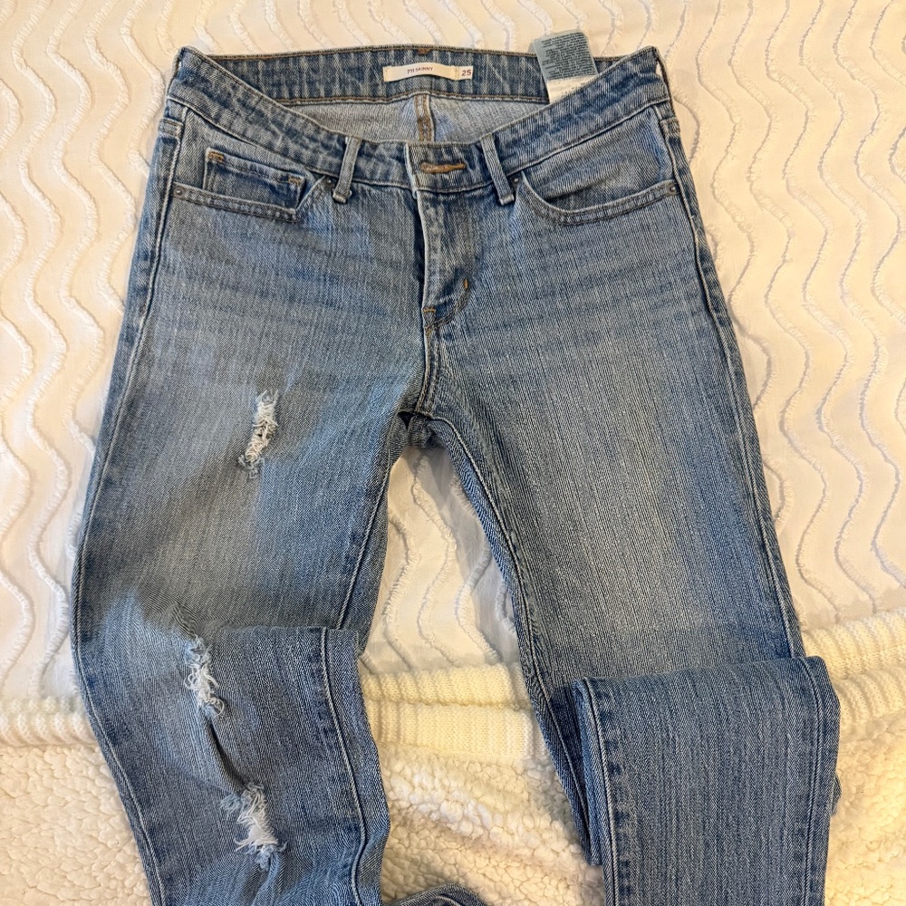 711 Levi’s